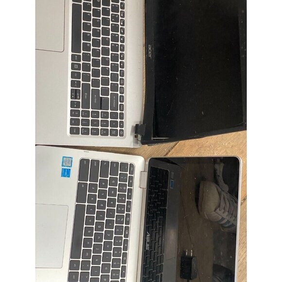 BROKEN LAPTOP LOT - ASUS Chromebook C302C & Acer Aspire - With 3 Untested Cords - Picture 3 of 12
